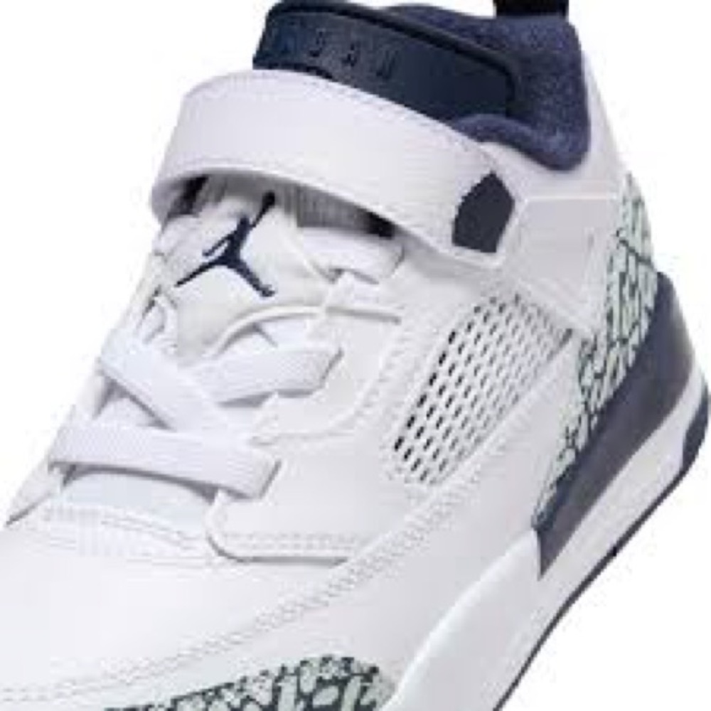 Jordan spizike low kids size 3y
